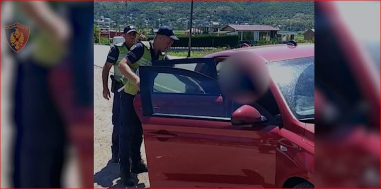 U kap duke transportuar emigrantë të paligjshëm, arrestohet 45-vjeçari