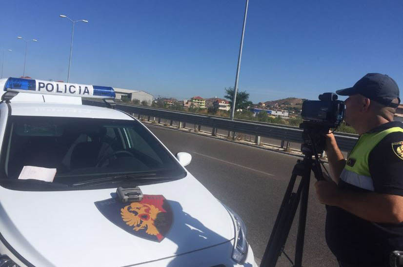 Vinin gjoba, dekonspironin dhe falsifikonin të dhënat e radarit, pezullohen 4 policë (EMRAT)