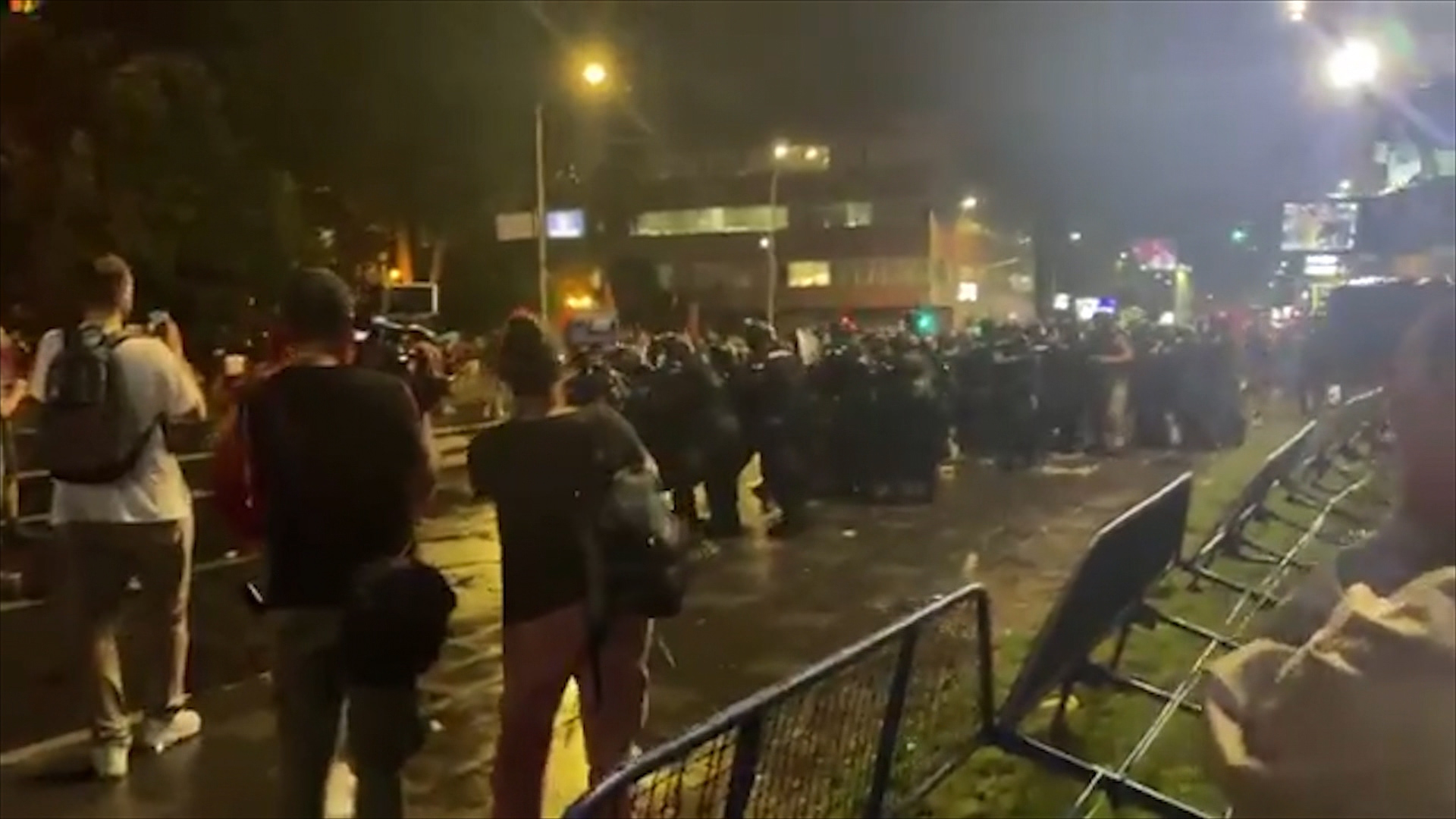 Përshkallëzohen protestat në Maqedoninë e Veriut