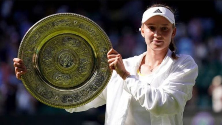 Ishte e përjashtuar nga turneu, rusja që përfaqësoi Kazakistanin fiton Wimbledon