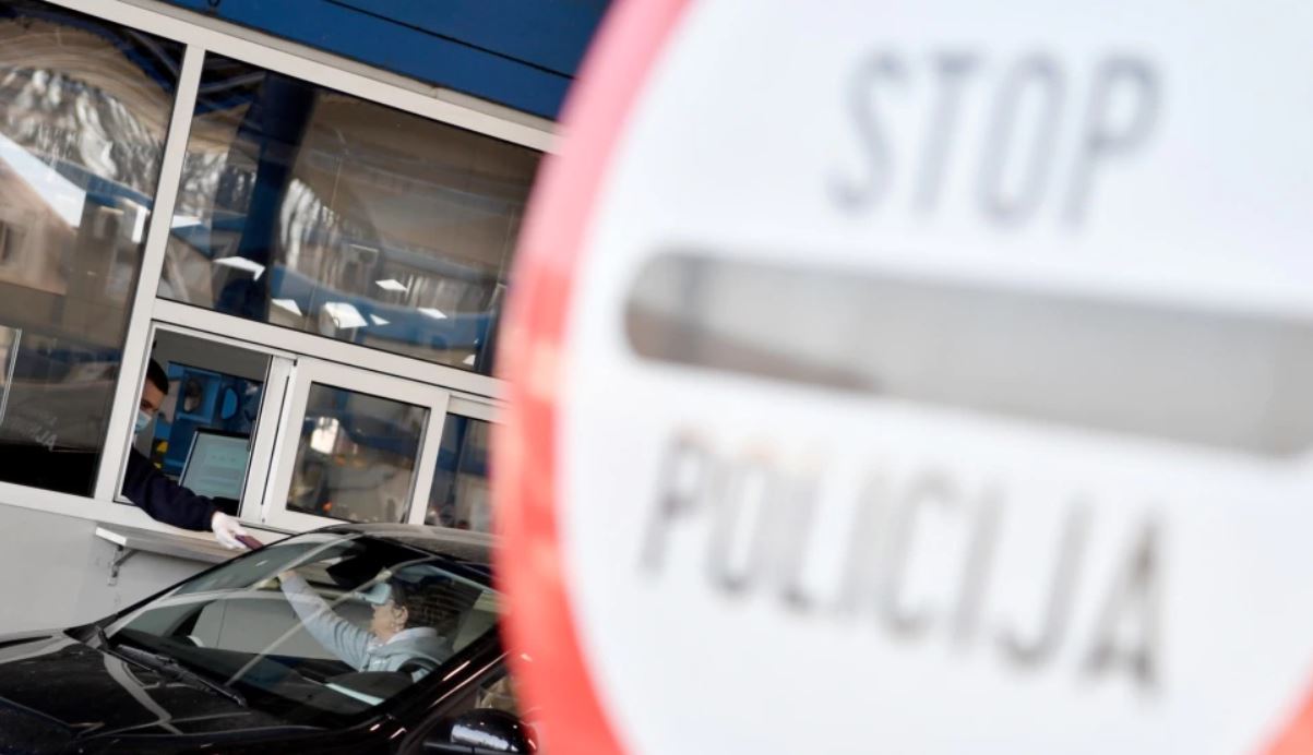 Serbia vendos regjim të veçantë kontrolli ndaj zyrtarëve kroatë