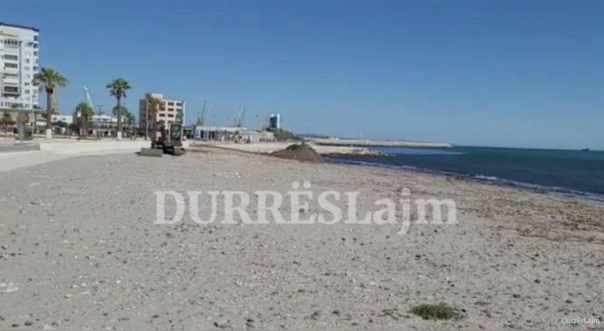 Shëtitorja &#8220;Taulantia&#8221; pastrohet nga leshterikët, e gjithë vija bregdetare mund të shfrytëzohet si plazh publik (VIDEO)