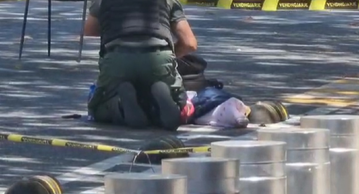 Policia hap valixhen e dyshimtë që gjeti në “Rrugën e Kavajës”, ja çfarë kishte brenda