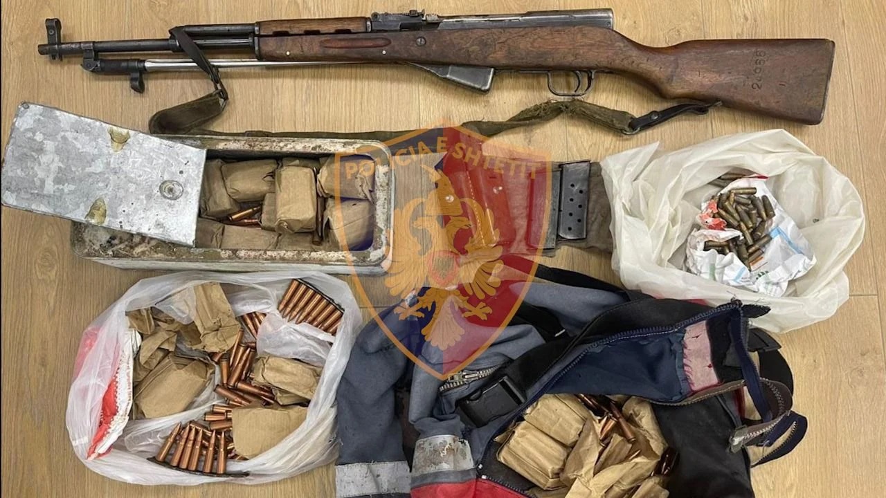 38-vjeçari plagos me sende të forta një person në lokal, në telashe edhe xhaxhai i tij e pronari i lokalit