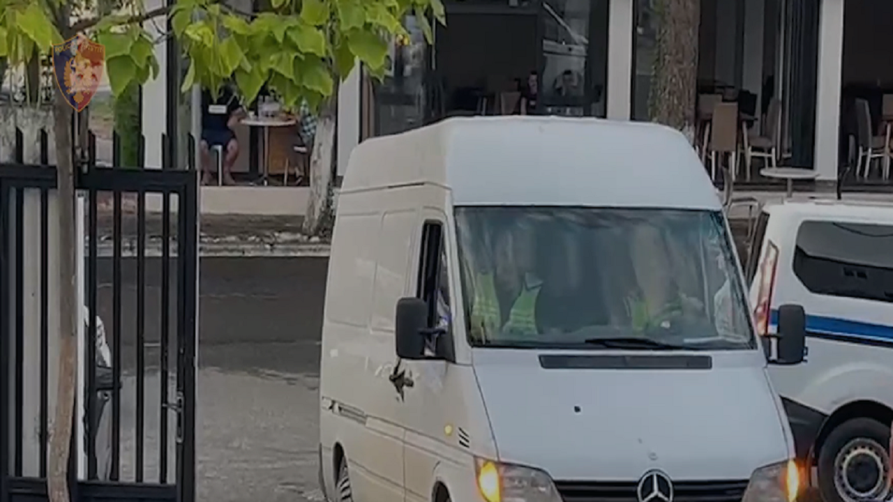 Transportonte 31 emigrantë kundrejt 900 eurove për person, në pranga 35-vjeçari