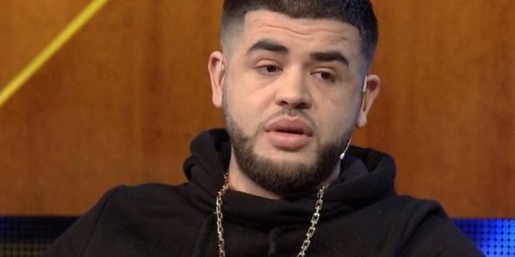 U kritikua për tekstet e këngëve, reagon Noizy: Pijnë shampanja në Paris dhe flasin nga…