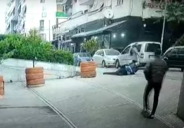 I theu këmbët policit, efektivi “tradhtohet” nga Prokuroria: Ishte nervoz nga gjobat