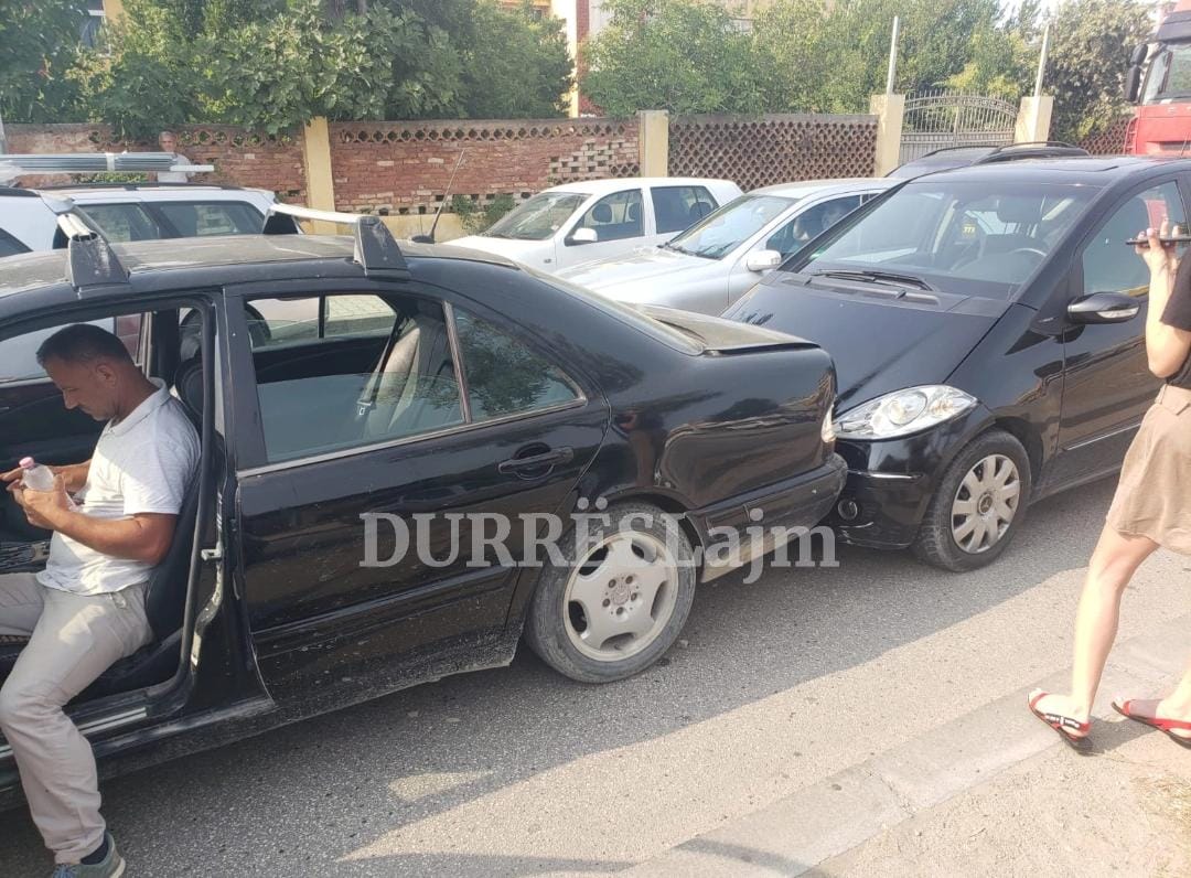 Aksident i trefishtë në Shkozet (FOTO)