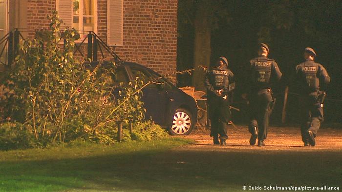 Do e sillte në Shqipëri/ Shqiptari rrëmben ish-të dashurën 19 vjeçe në Gjermani, e tërhoqi zvarrë dhe e futi në makinë në sy të…