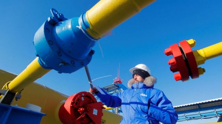 Moska nuk “lëkundet” nga sanksionet, eksportet e energjisë mund t’i rrisin të ardhurat Rusisë gati 100 miliardë dollarë