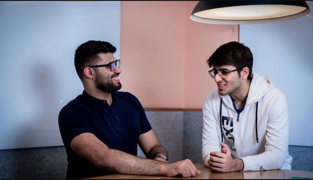 Dy adoleshentë ndërtuan një aplikacion me vlerë 900 milionë dollarë