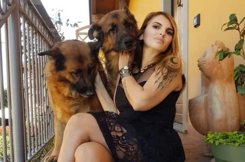 Ndodh në Itali/ Drogonte burrat dhe u merrte florinj e karta krediti, e pëson keq 47-vjeçarja