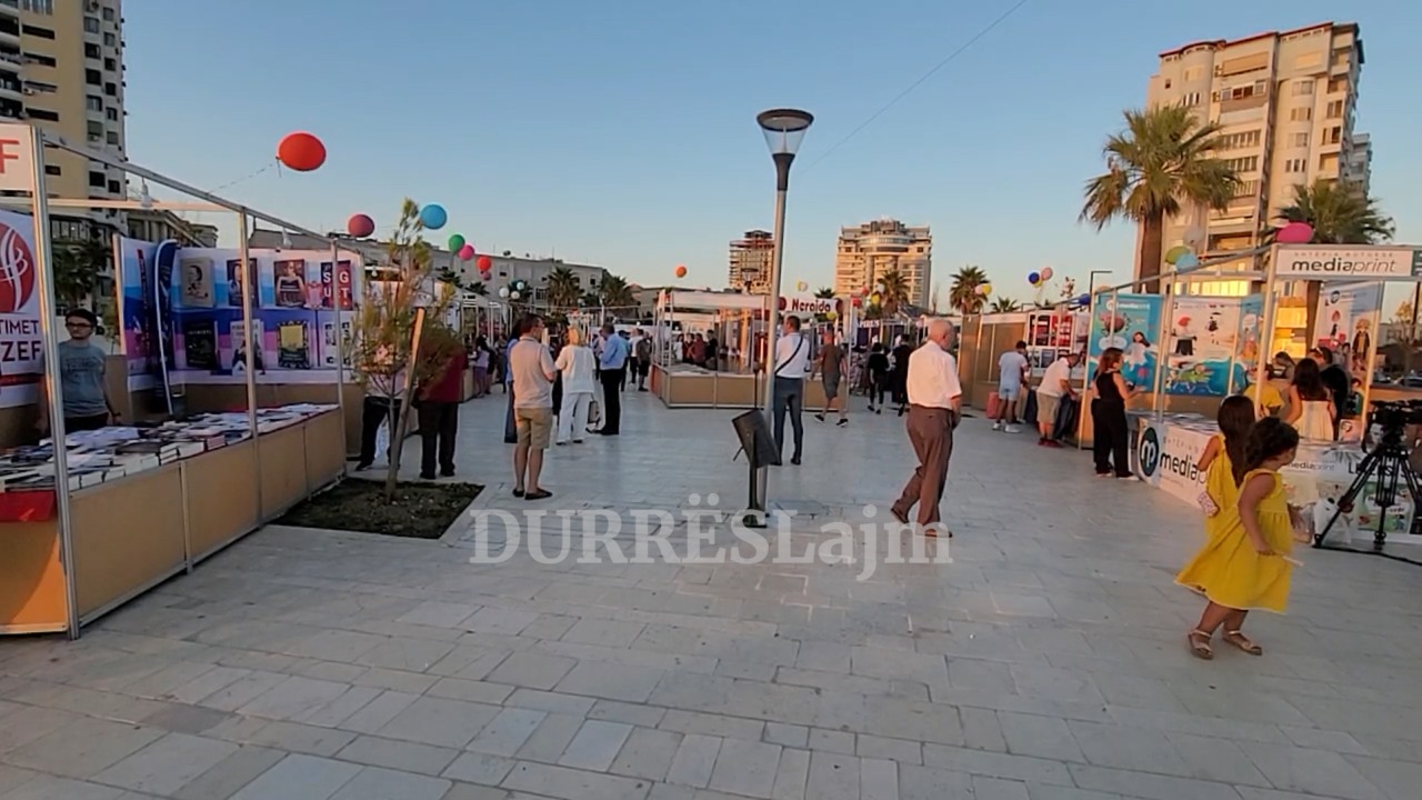 Çelet Festivali Veror i Librit në Durrës, interes i madh tek lexuesit (VIDEO)