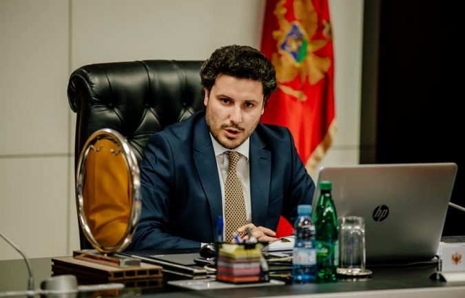 Bie qeveria e Dritan Abazoviçit