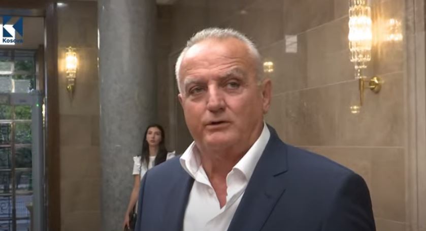 “Bëri kontratë me partinë serbe”/ Deputeti shqiptar në Mal të Zi përkrah mocionin e mosbesimit kundër Abazoviçit