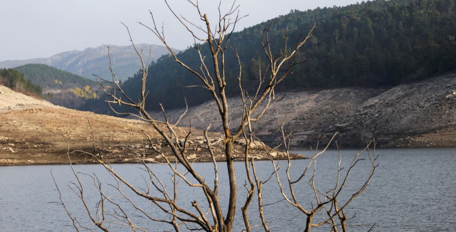 Qeveria britanike shpall gjendjen e thatësirës në disa pjesë të vendit
