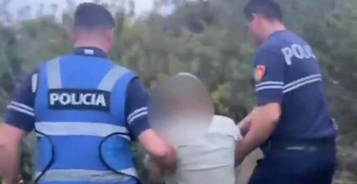 U kap duke vaditur bimët narkotike, arrestohet 34-vjeçari/ Shpallet në kërkim kushëriri i tij (EMRAT)