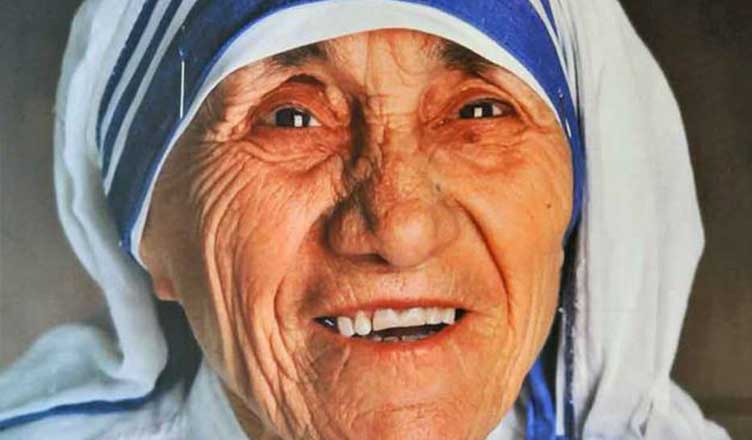 “Unë gjithmonë e kam në zemër popullin shqiptar”/ Përkujtohet sot 112 vjetori i lindjes së shenjtores Nënë Tereza