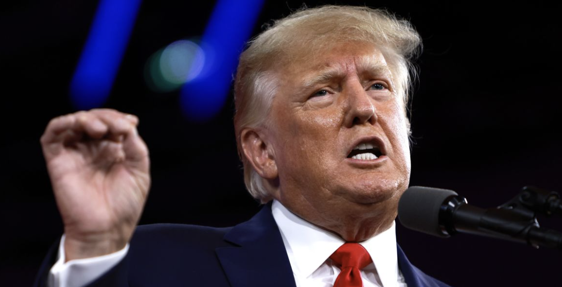 FBI kontrolloi shtëpinë e tij, Trump kërkon publikimin e urdhrit: Nxirrni dokumentet tani!