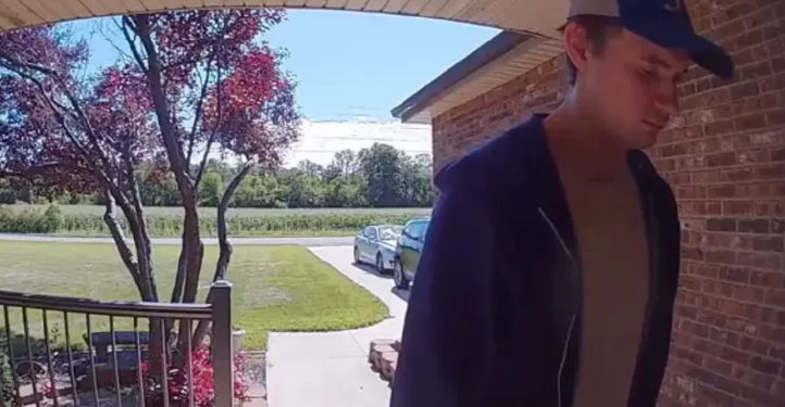 Pamje të rënda! Tentoi të hynte me dhunë në banesë, babai vret me pushkë ish të dashurin e të bijës