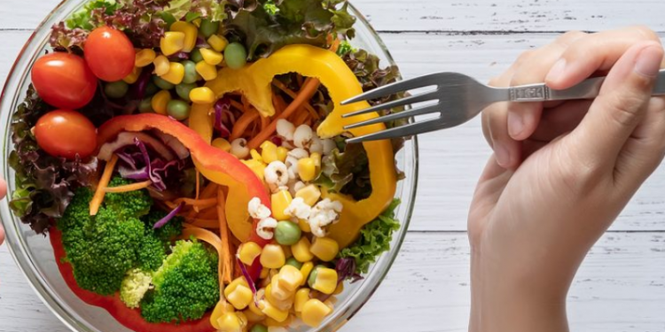 Të hash shëndetshëm, FAO: 600 mijë shqiptarë nuk e përballojnë dot!