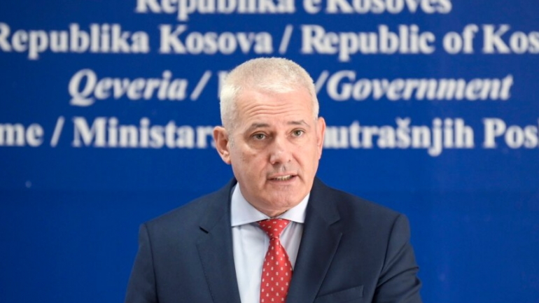 Kosovë, Sveçla: Hapen pikat kufitare në Jarinjë dhe Bërnjak