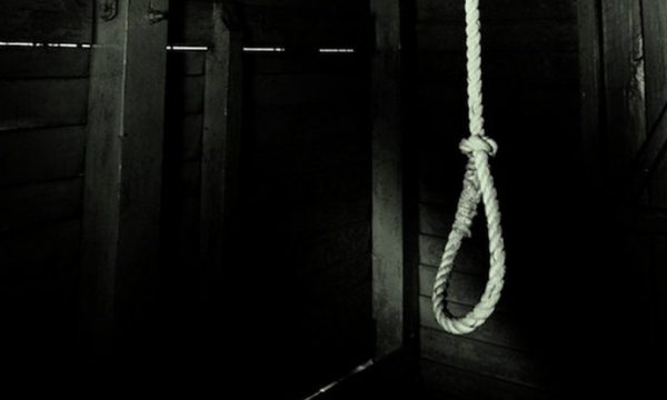 Gjendet nga kalimtarët i vetëvarur një 35-vjeçar në Tiranë, policia jep detajet e para