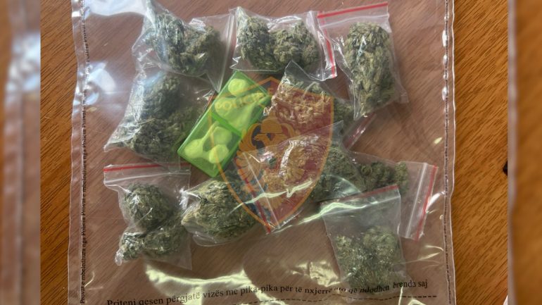 U kap me doza kokaine dhe kanabisi gati për shitje, pranga të riut