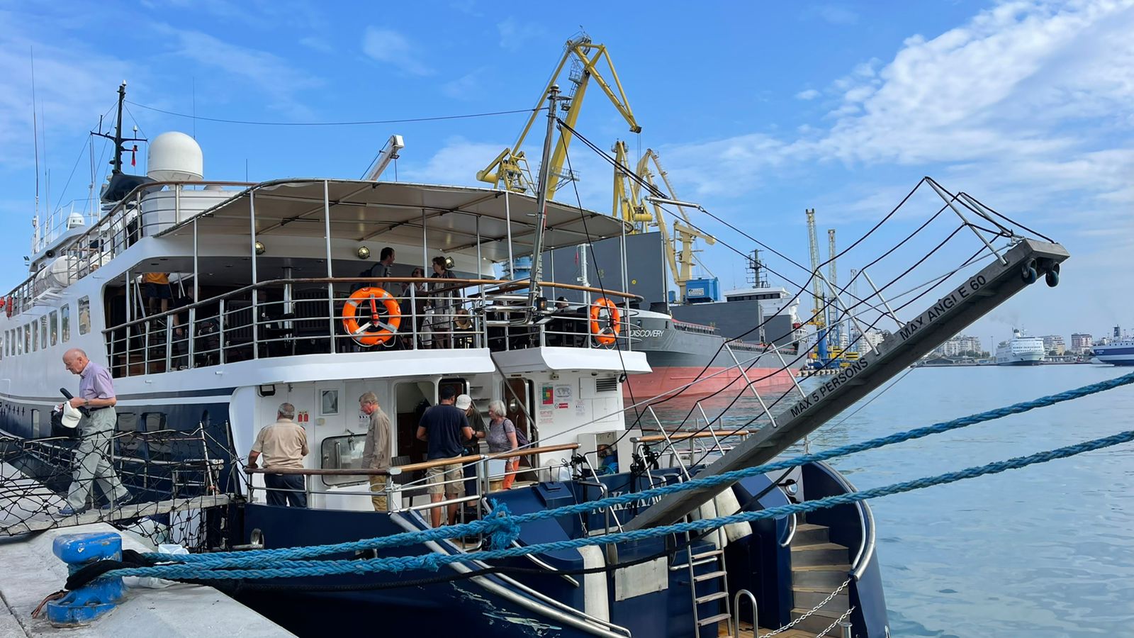 Mbërrijnë turistët me anijen &#8220;To Callisto&#8221; në portin e Durrësit