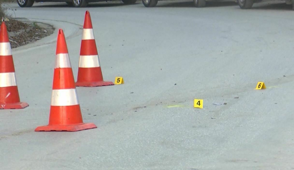 Makina përplas këmbësoren dhe largohet nga vendngjarja