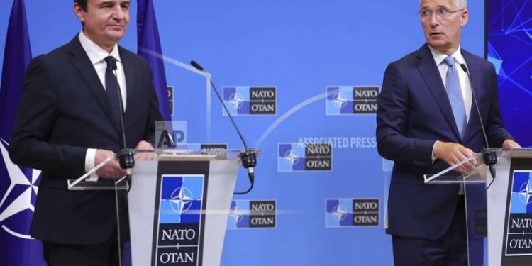 Kurti i kërkon Stoltenbergut anëtarësimin e Kosovës në NATO