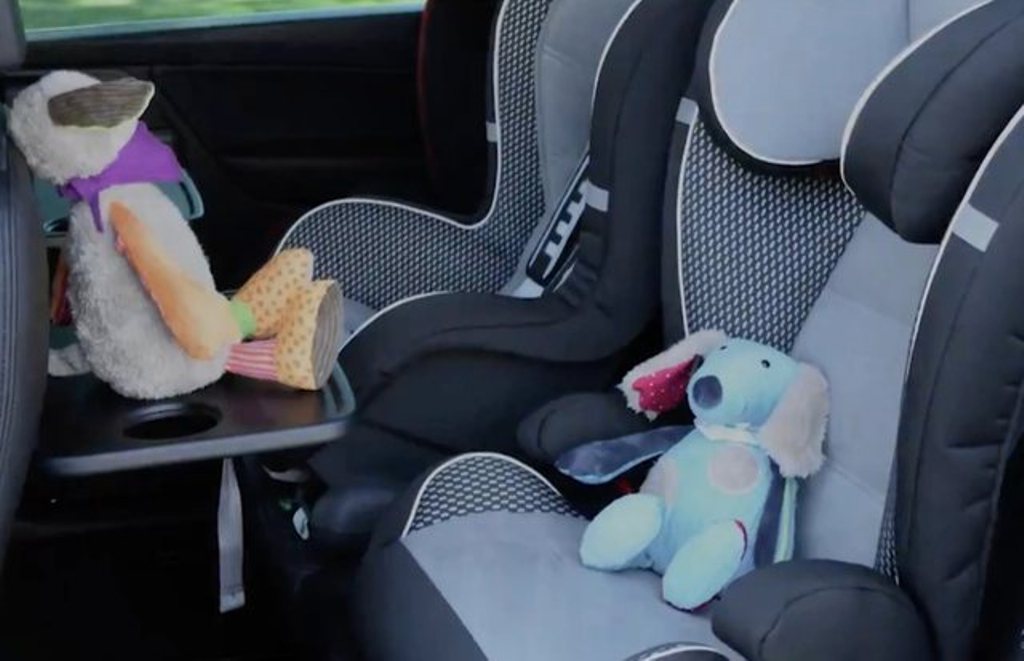 E trishtë në SHBA! Prindërit e harruan në makinë për orë të tëra, foshnja tre muajshe ndërron jetë