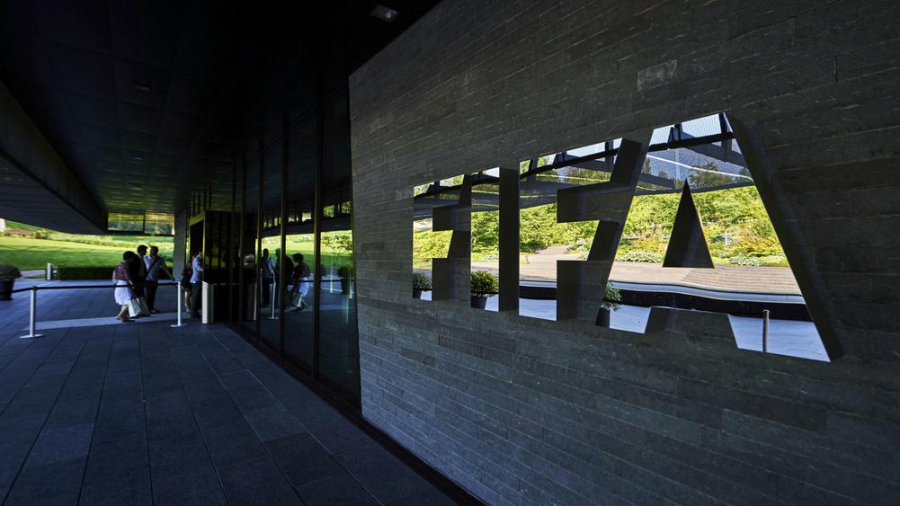 Bënë shkelje të rëndë, FIFA përjashton federatën e futbollit