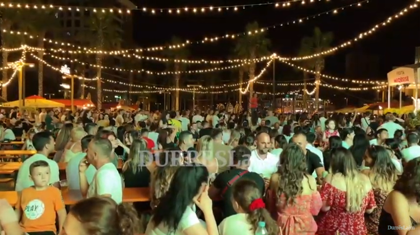 &#8220;Festa e miqësisë&#8221; ndez sheshin qendror të Durrësit (VIDEO)