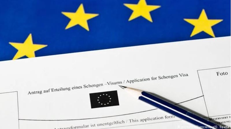 DW: Jo viza turistike për rusët sa kohë ka luftë në Ukrainë