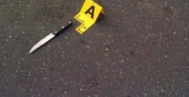 Vritet me thikë një person, policia në kërkim të autorit