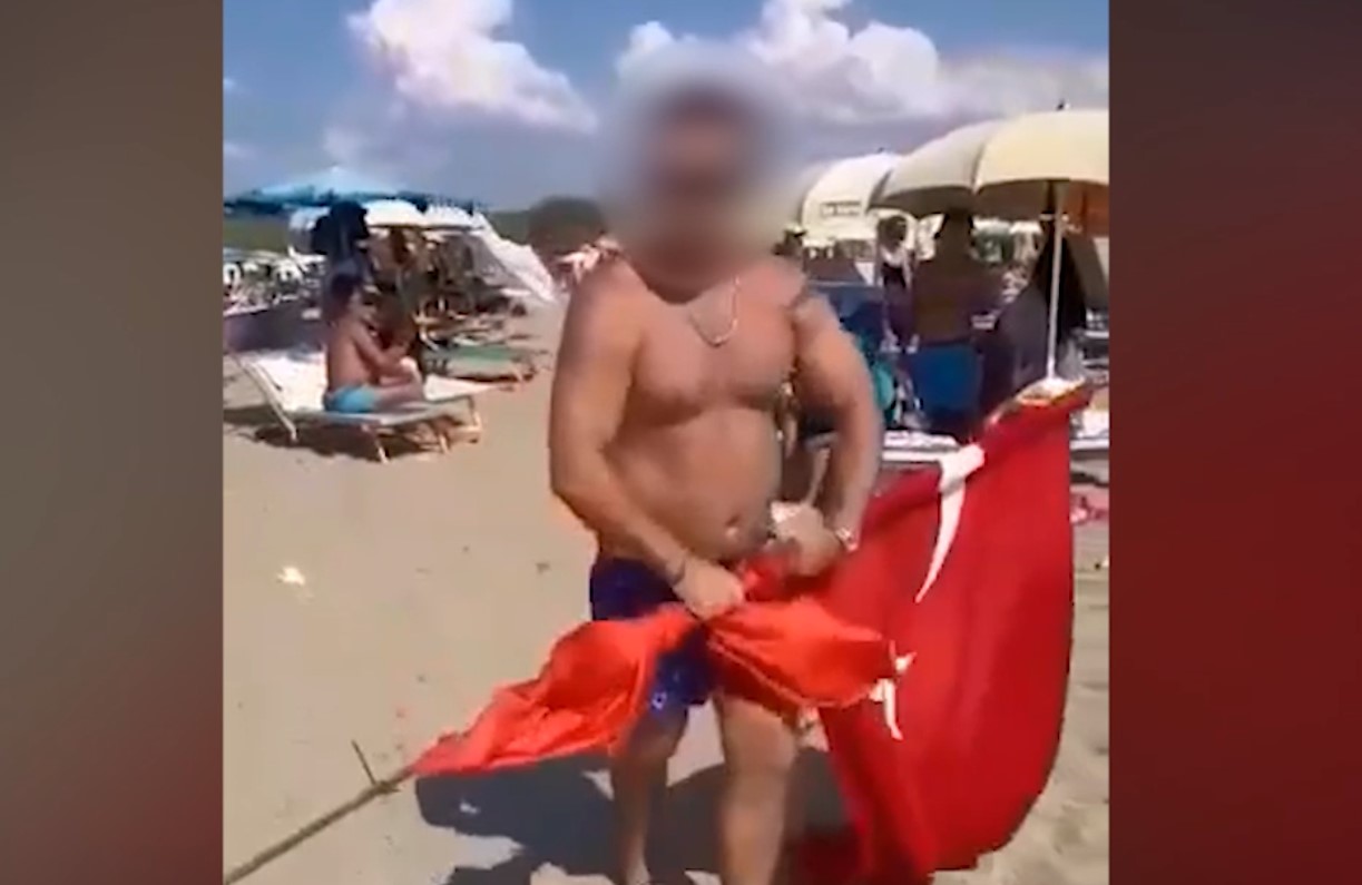Durrës, hoqi me forcë flamurin turk dhe e hodhi në det, arrestohet pasi publikoi videon online