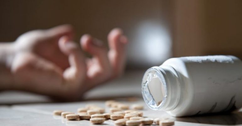 Vjedhja merr përmasa të rënda në Tiranë/ I fejuari grabiti kasafortën e banesës së motrës së saj, 17-vjeçarja helmon veten