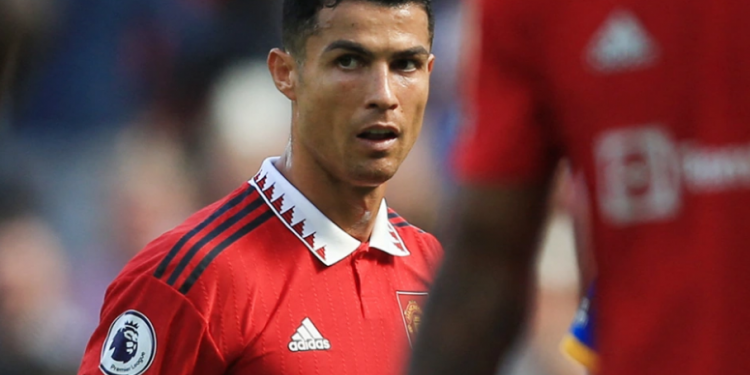 Raporti i “Sky Sports” i ‘hedh benzinë zjarrit’/ A do të largohet Cristiano Ronaldo nga Manchester United?