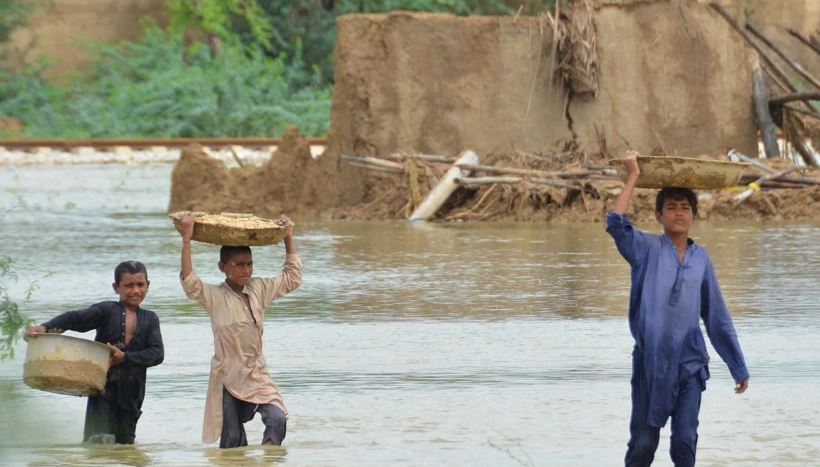 Gjendje apokaliptike në Pakistan, përmbytjet vrasin mbi 1 mijë persona dhe shkatërrojnë rreth 1 milion shtëpi