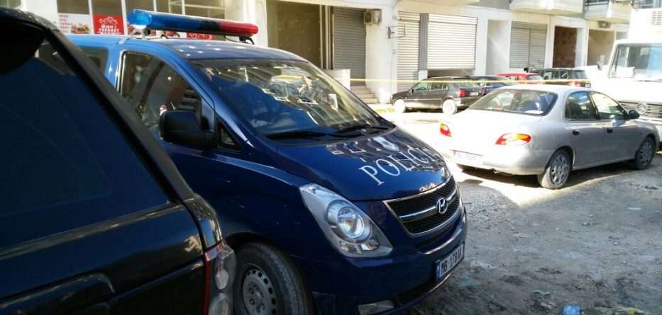 25-vjeçari me dy shokë tenton të djegë me benzinë 16-vjeçaren në Tiranë, kishin qenë bashkëjetues