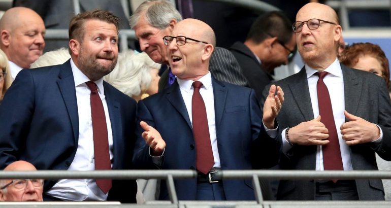 Pronarët e Manchester United fitojnë 240 mln dollarë vetëm nga zërat se do shesin klubin