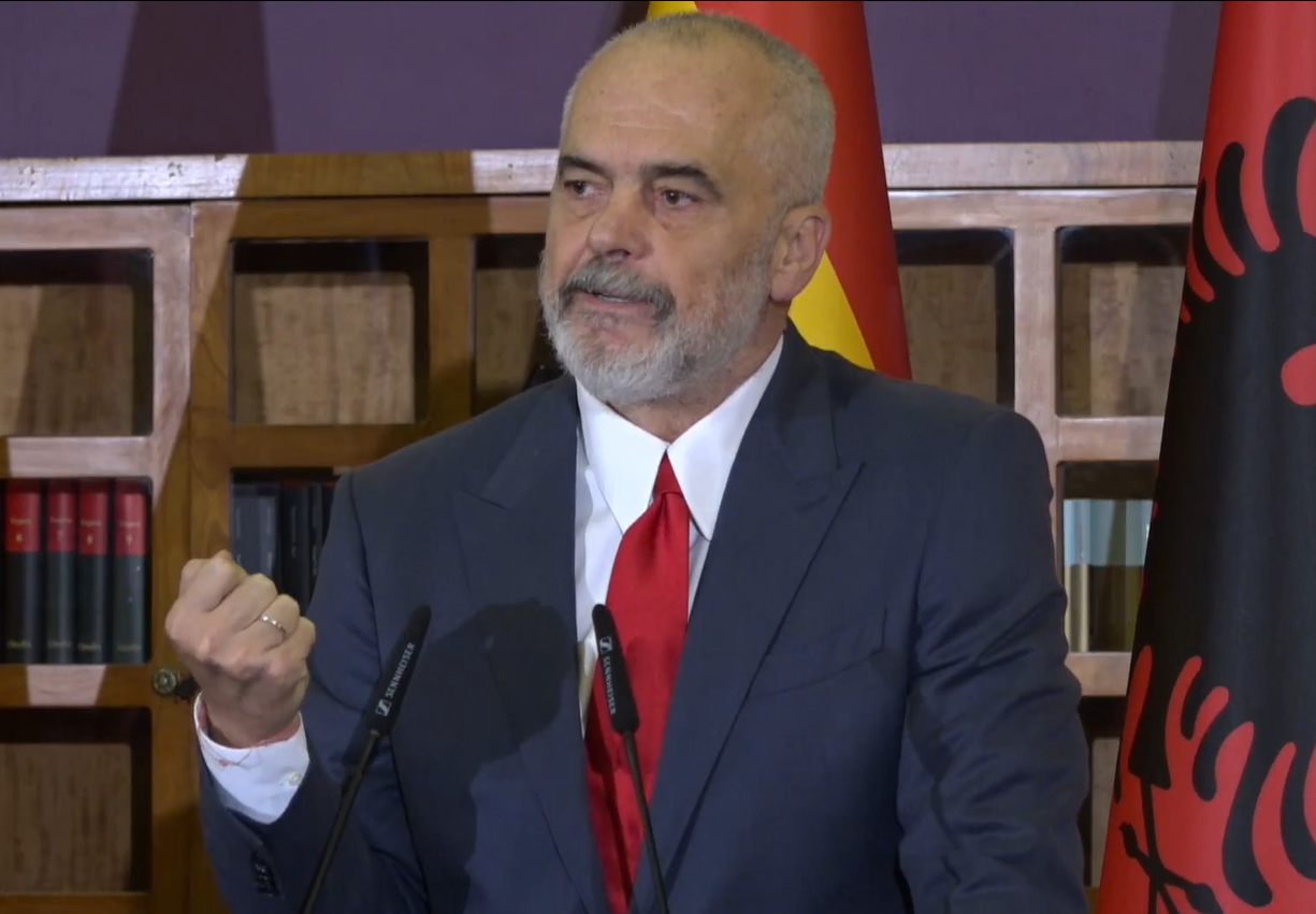 Rama thirrje Vuçiç: Mos ushqeni grupe të caktuara në veriun e Kosovës që t’i kundërvihen zbatimit të një marrëveshje që është e vlefshme