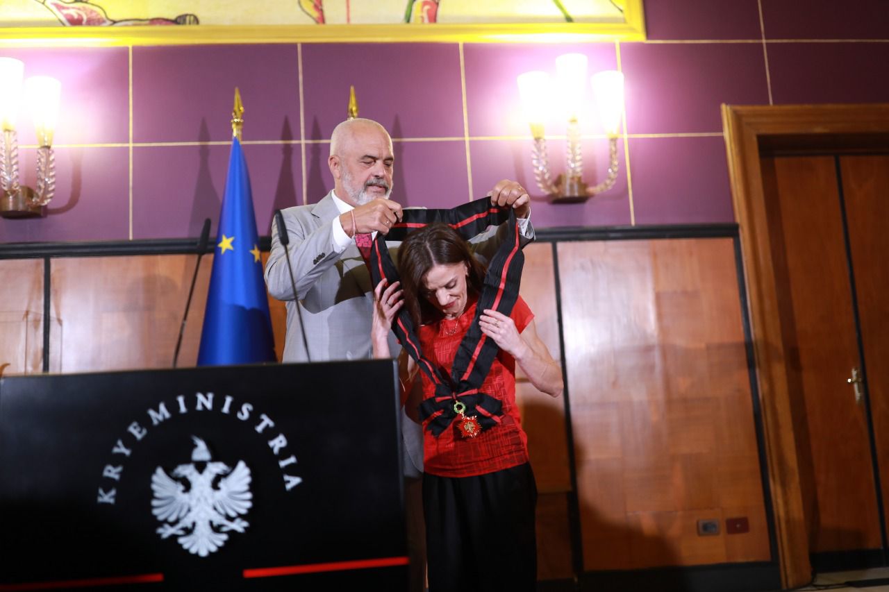 Kryeministri Rama iu përgjigjet kritikëve për pritjen e Luiza Gegës: Shpërthim çmendurak