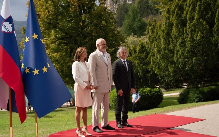 Kryeministri Rama merr pjesë në forumin e Bledit në Slloveni