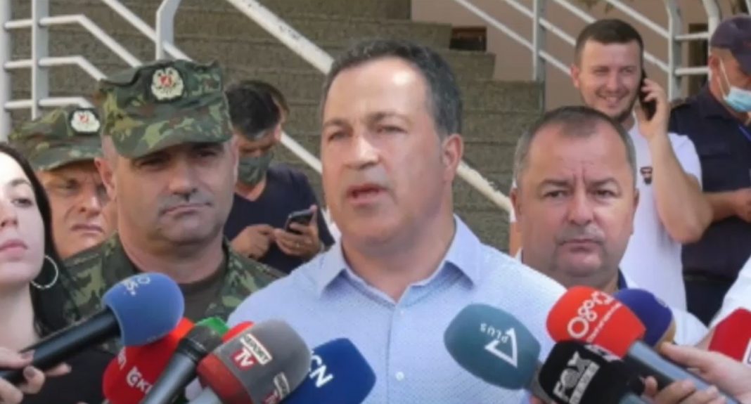 Incidenti në Gramsh, Peleshi: Është apo jo blogere pak rëndësi ka, kemi të bëjmë me dhunë në zonë ushtarake