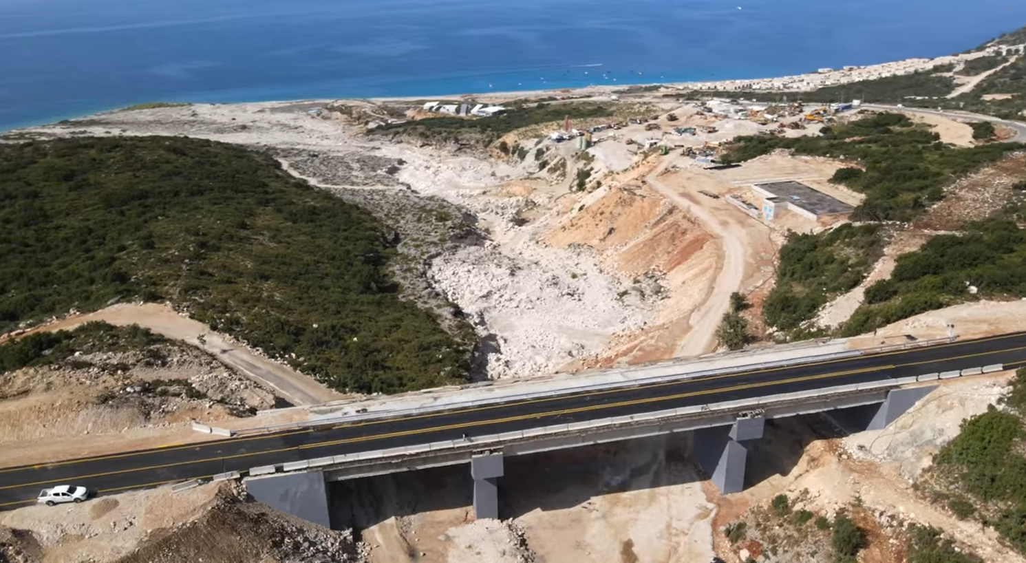 Hapet segmenti i ri rrugor Palasë-Dhërmi, shkurtohet koha e udhëtimit (VIDEO)