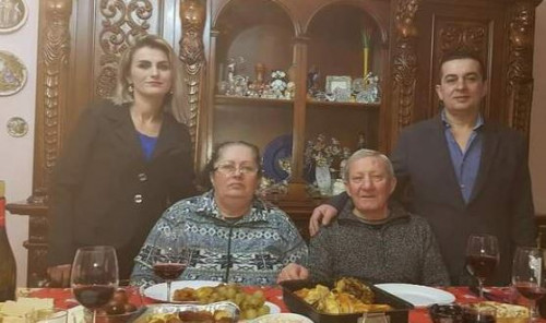 “Mbante mikroçip në vesh dhe fliste me të dashurën!”- Nadire Kurti rrëfen me detaje krimin makabër: E godita burrin me sopatë pas koke! Mësova të pres duke therur pulat!