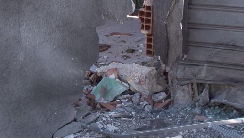 I vihet tritol banesës në Krujë, autorët hedhin lëndën plasëse mbi çati