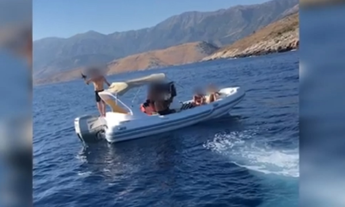 Bllokohen 2 skafe në Ksamil e Qeparo, drejtuesit gjobiten me 1 milion lekë